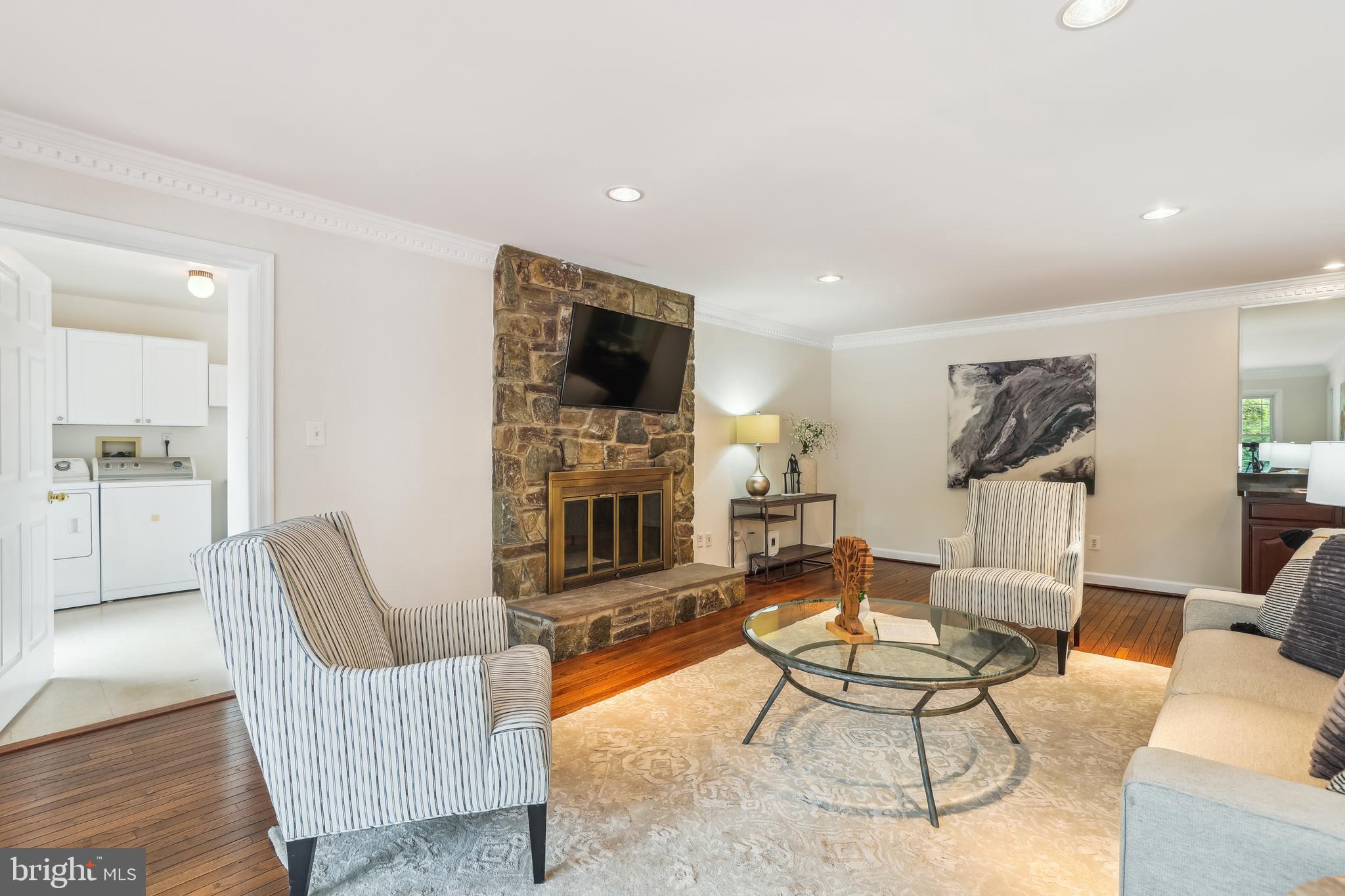 PT ROCKVILLE OUT RES 3 - Residential