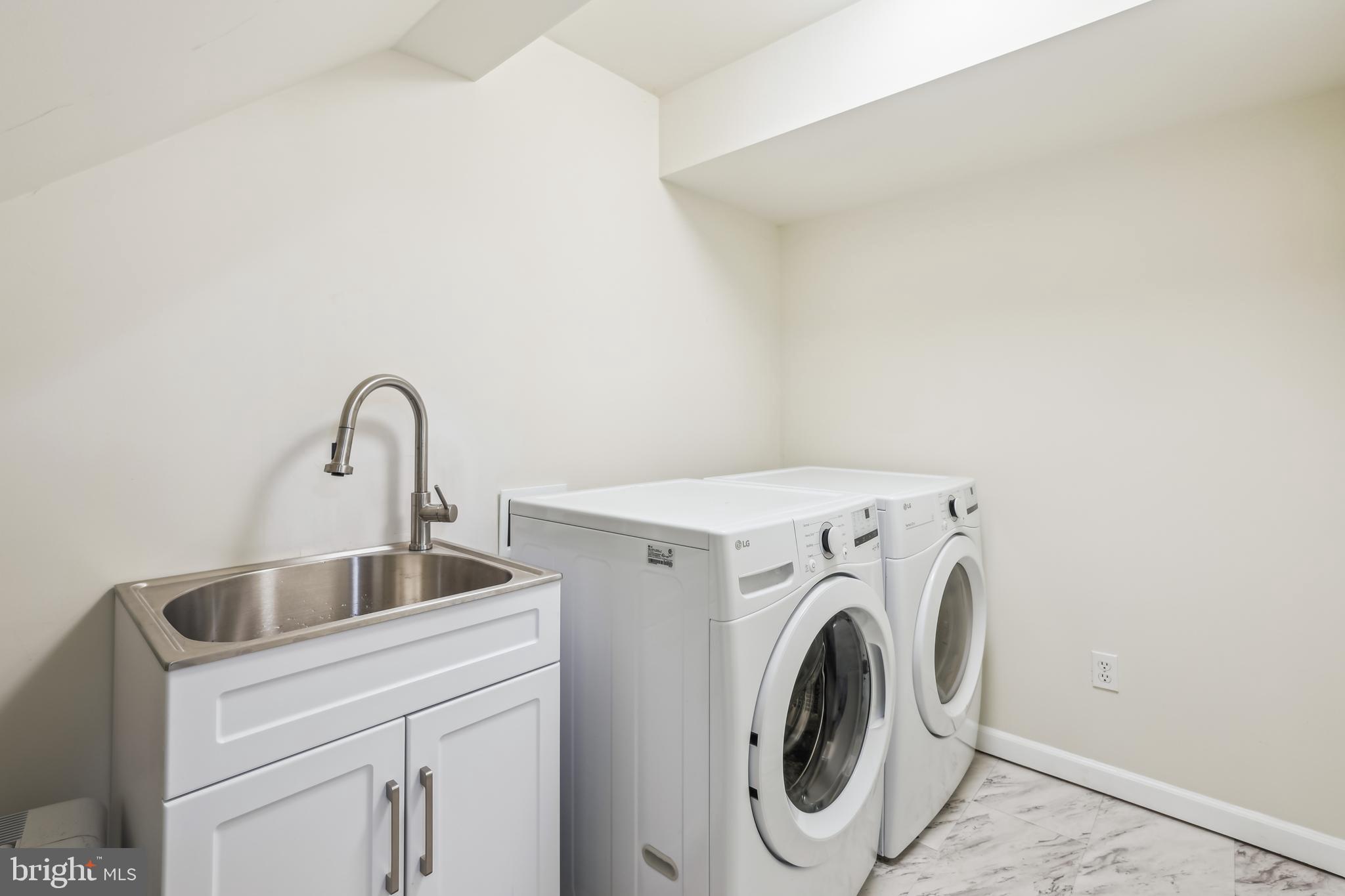 PT ROCKVILLE OUT RES 3 - Residential