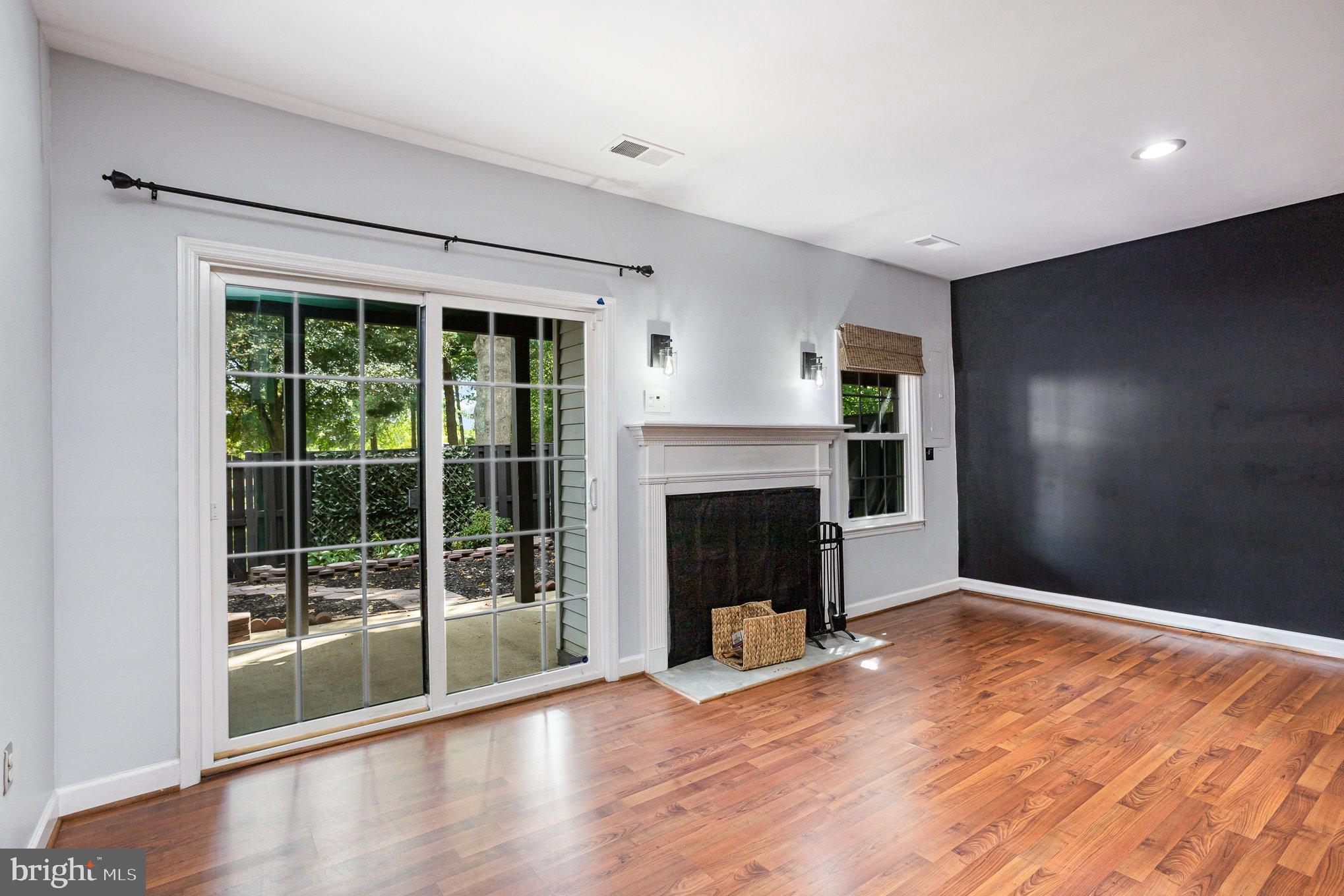 KINGSTOWNE - Residential Lease