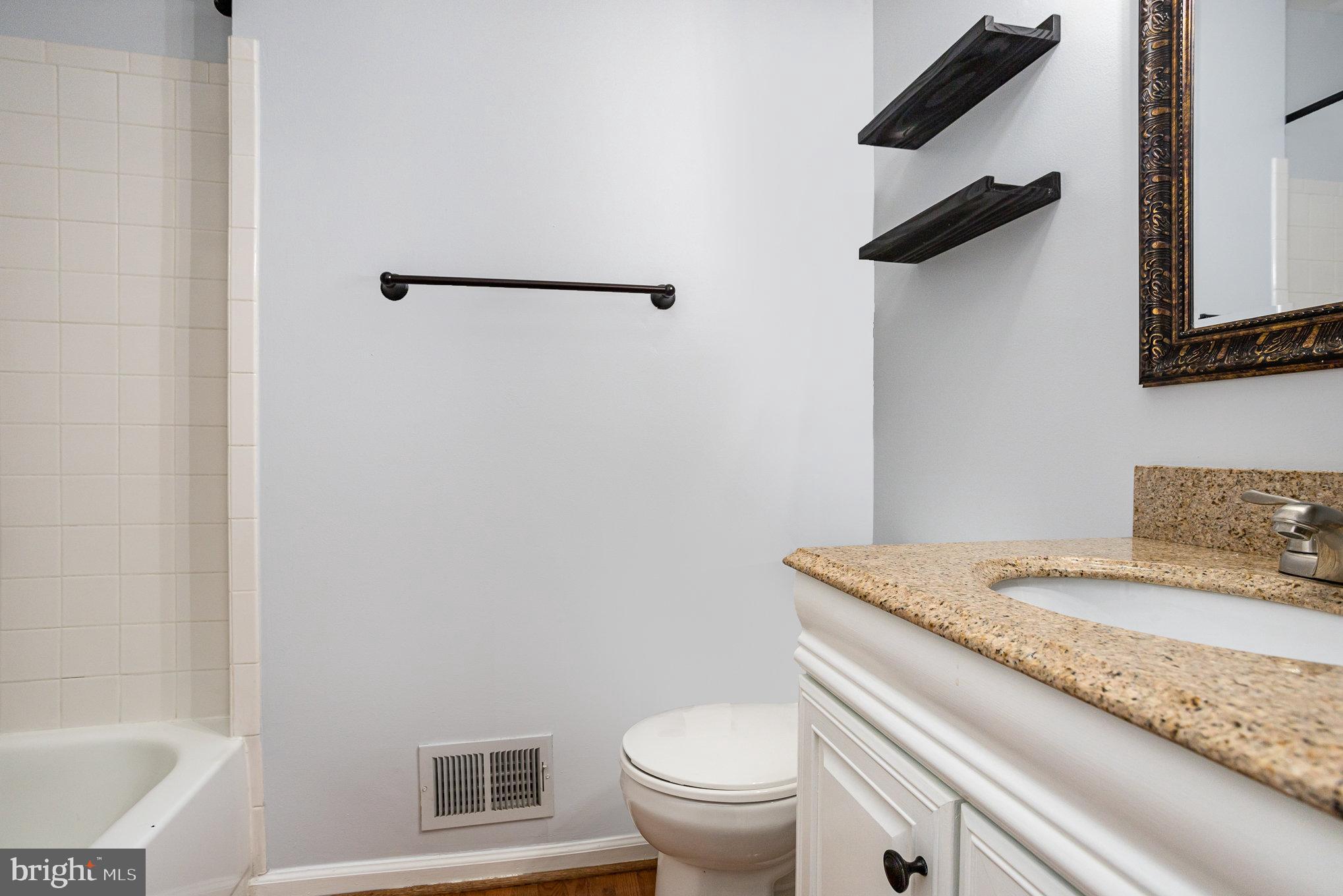 KINGSTOWNE - Residential Lease