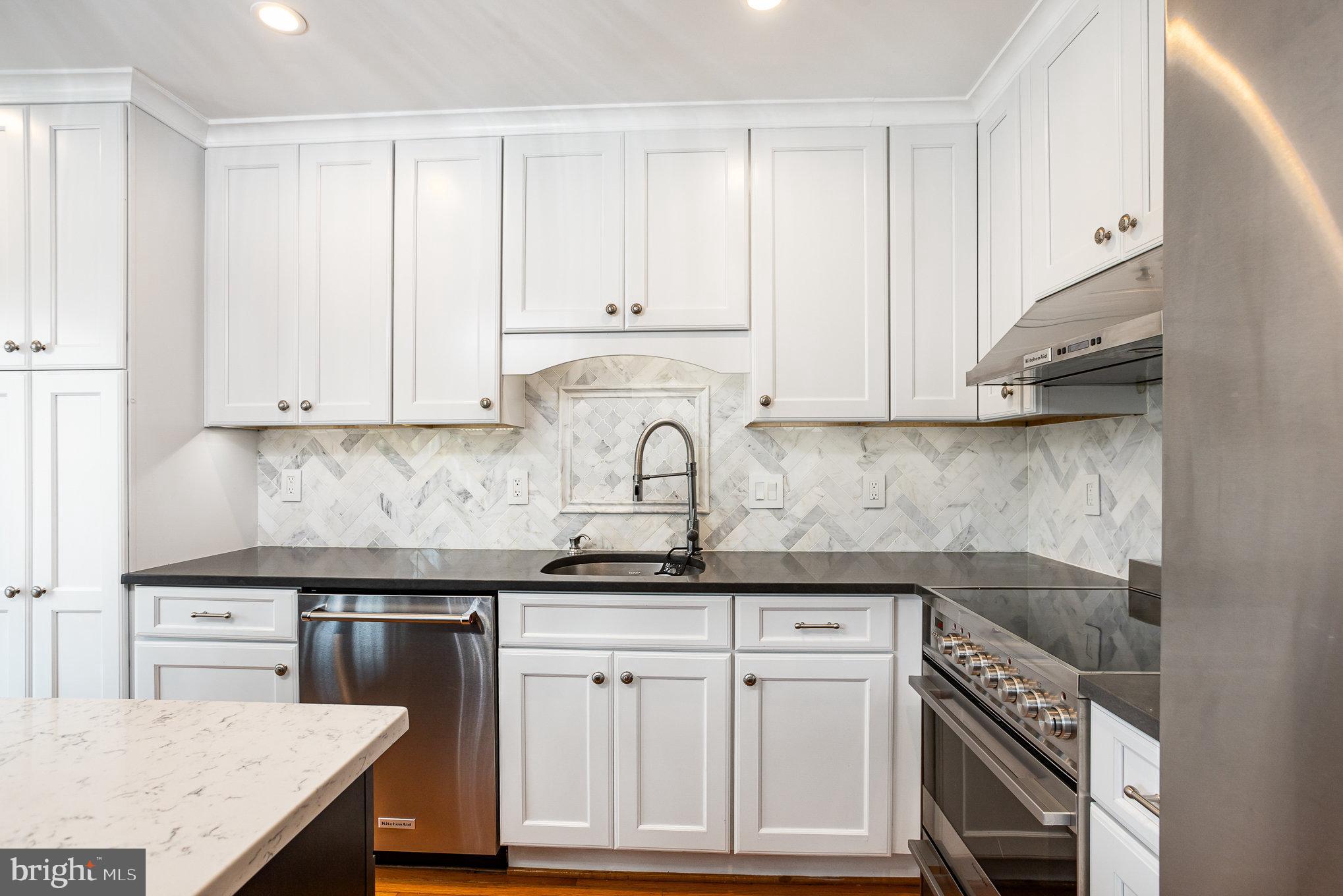 KINGSTOWNE - Residential Lease