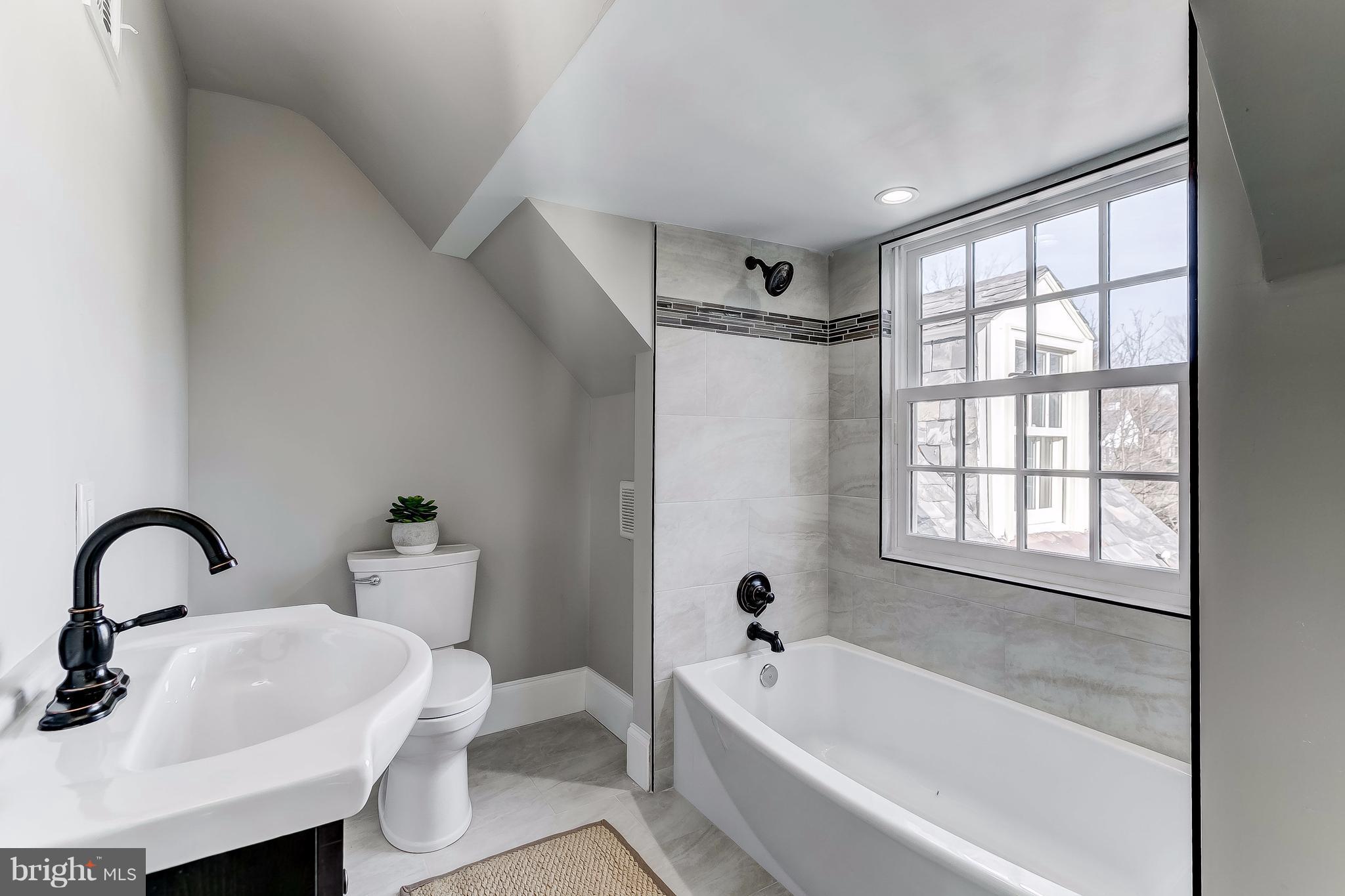 GREATER HOMELAND HISTORIC DISTRICT - Residential