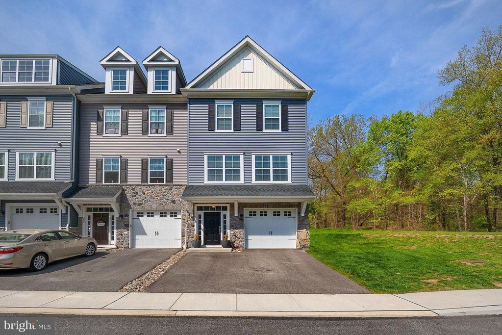 Photo of 300 Rock Run Circle, BROOMALL, PA 19008 (MLS # PADE2101566)