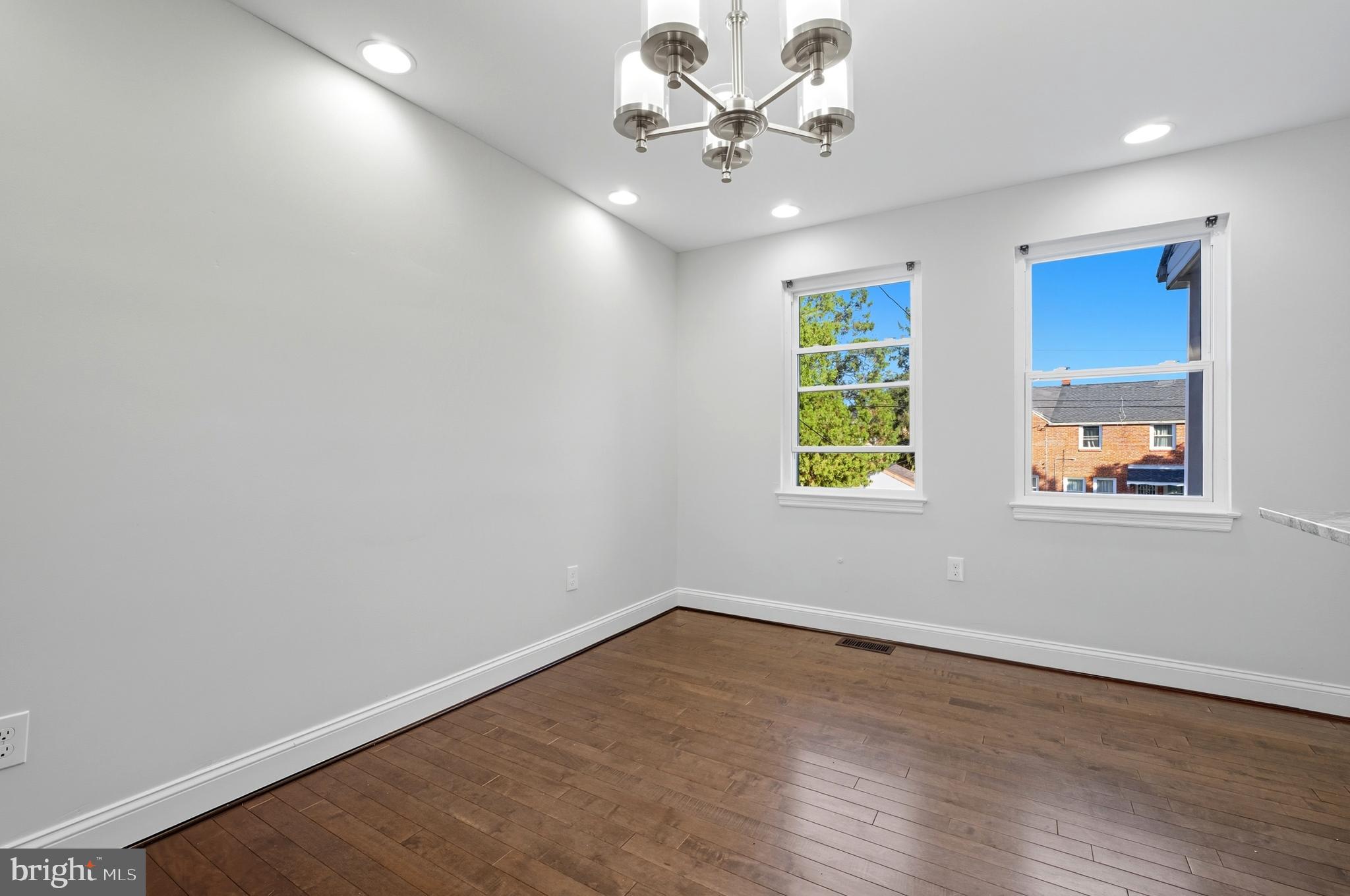 NORTHWOOD - Residential