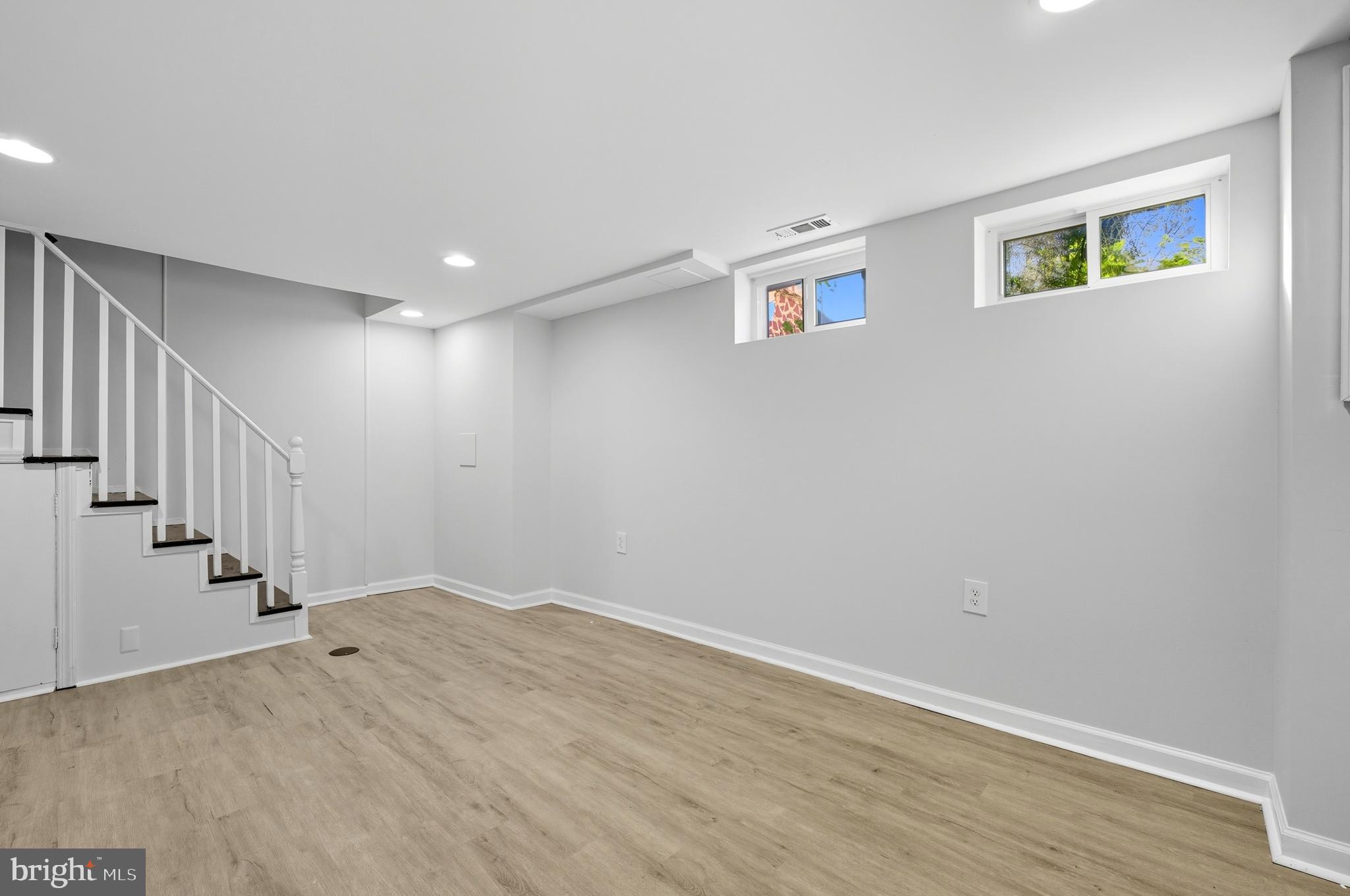 NORTHWOOD - Residential