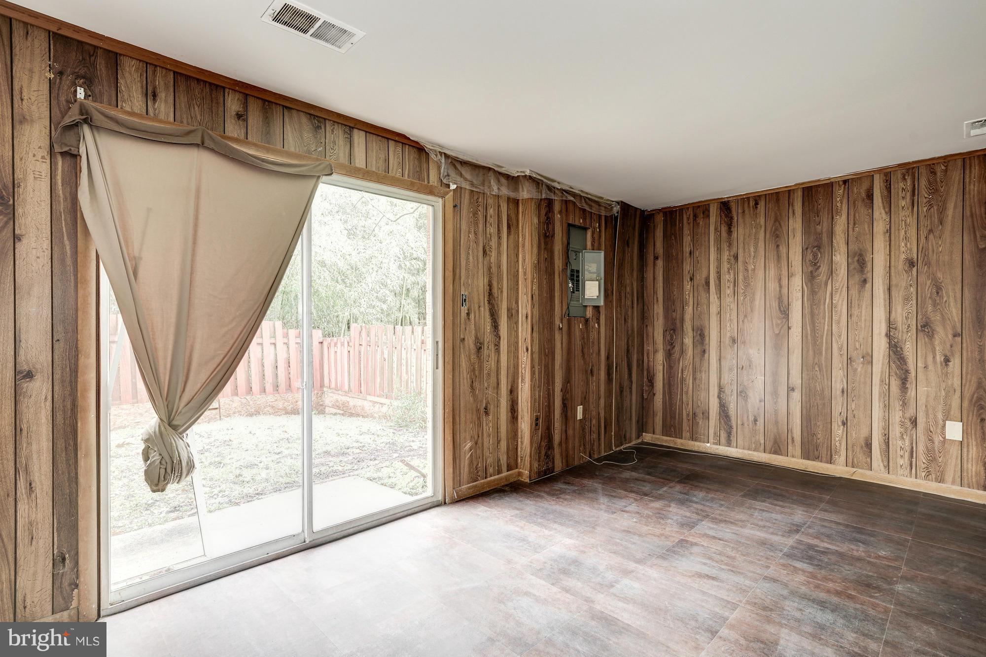 DALE CITY - Residential