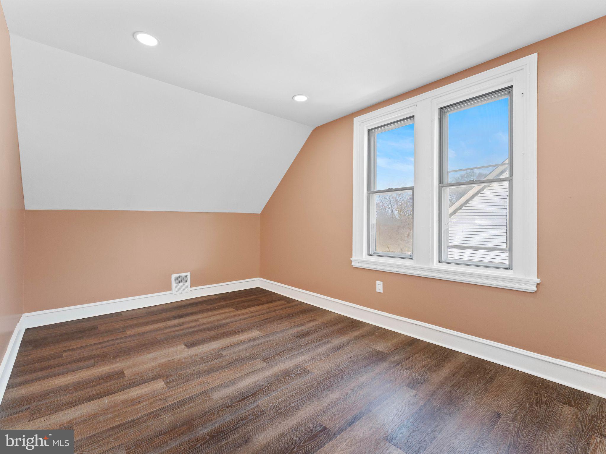 GERMANTOWN (EAST) - Residential