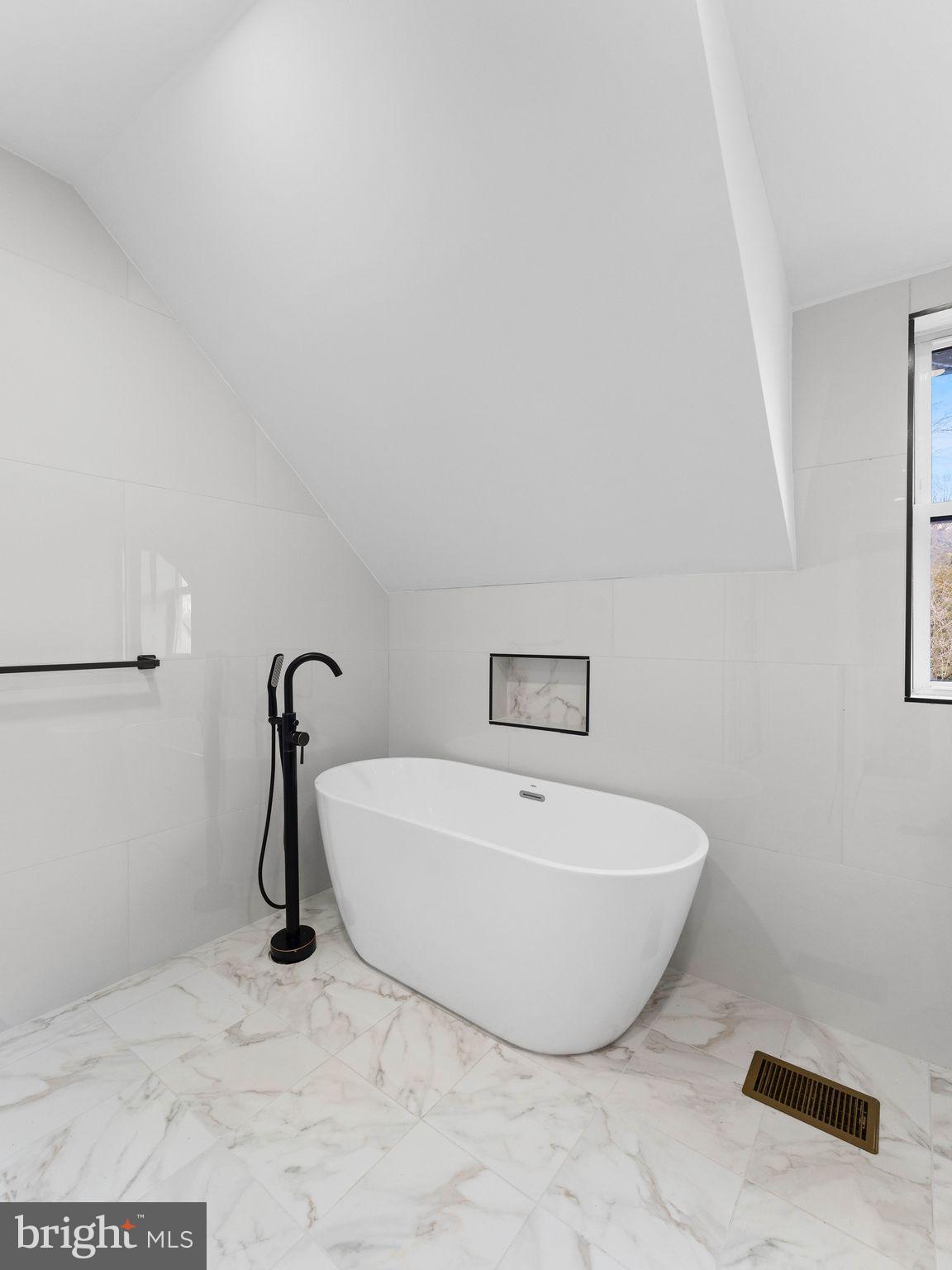 GERMANTOWN (EAST) - Residential