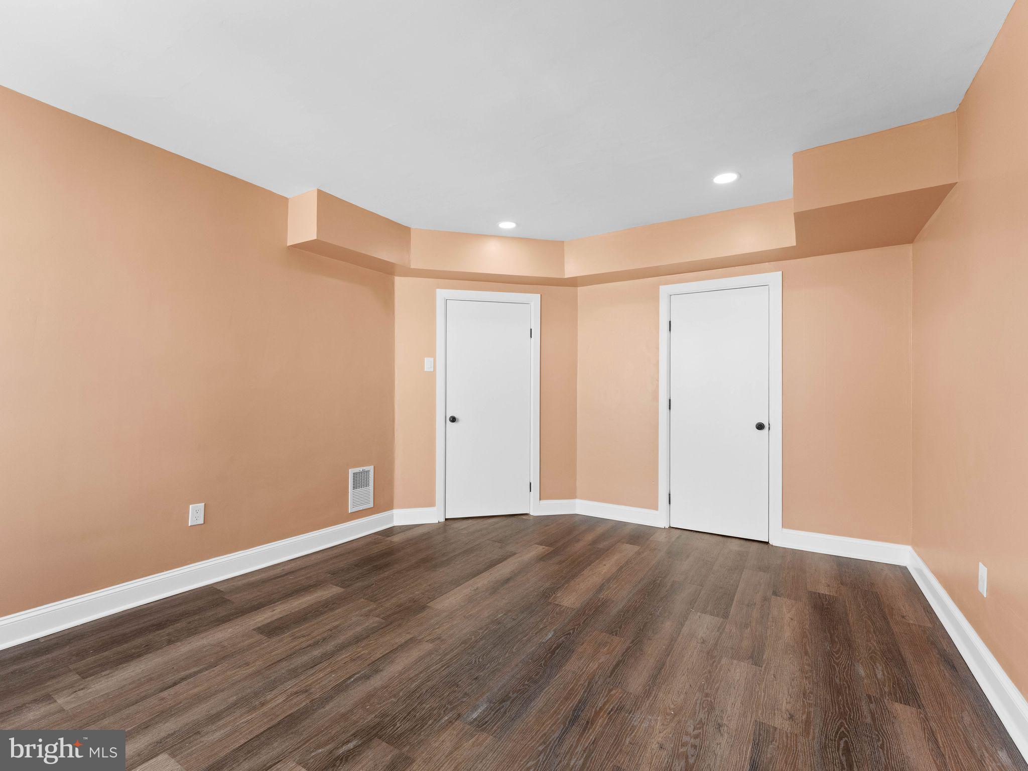 GERMANTOWN (EAST) - Residential