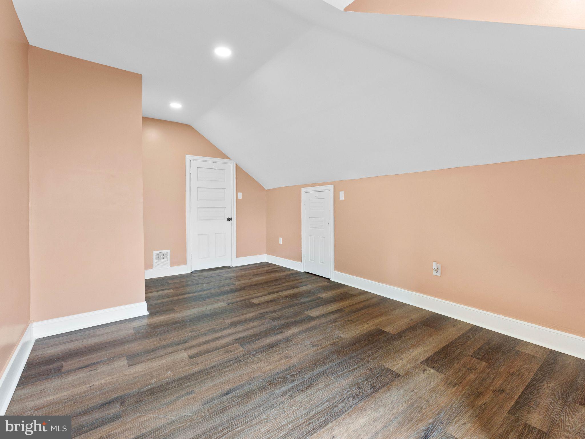 GERMANTOWN (EAST) - Residential