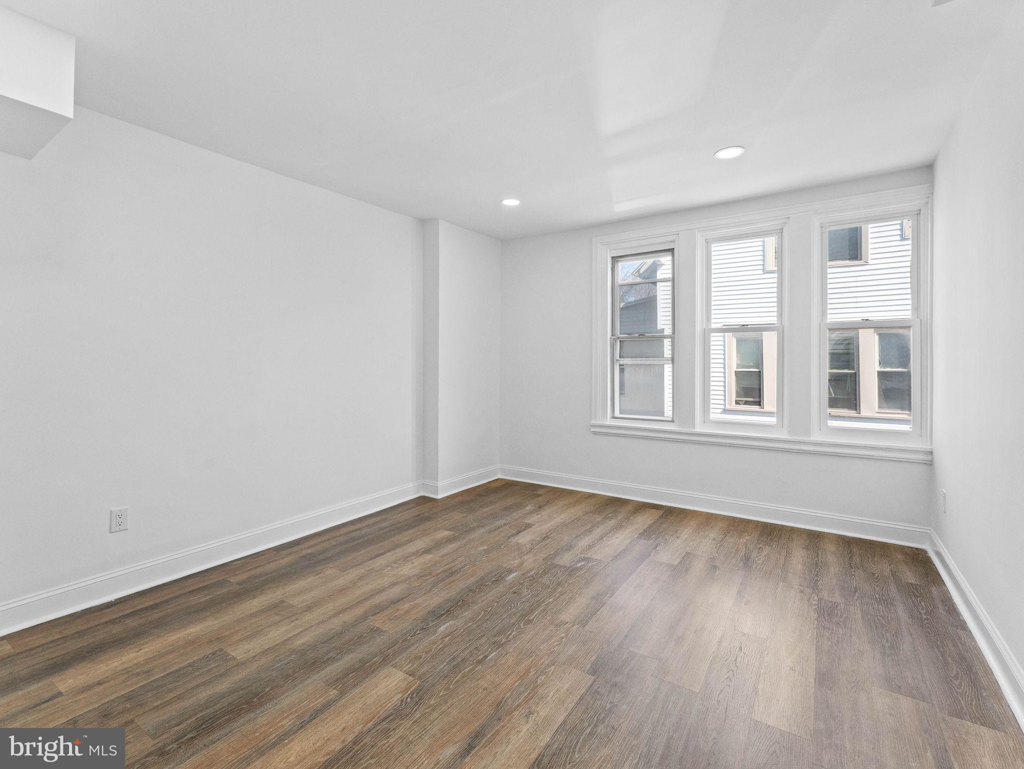 GERMANTOWN (EAST) - Residential