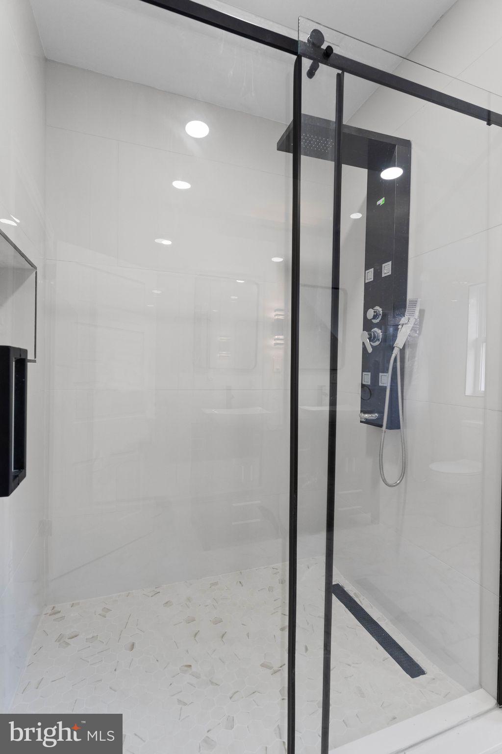 GERMANTOWN (EAST) - Residential