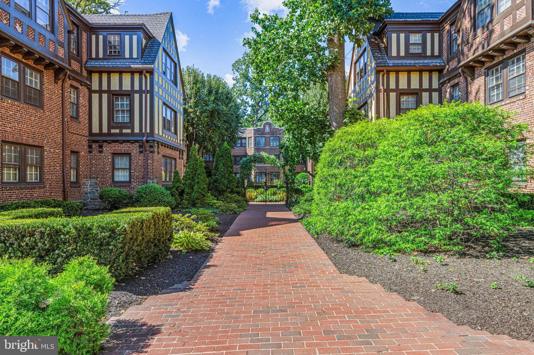 YORKLYNNE MANOR - Residential Lease