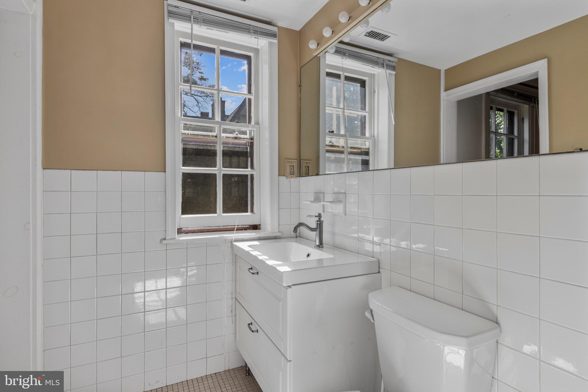 YORKLYNNE MANOR - Residential Lease