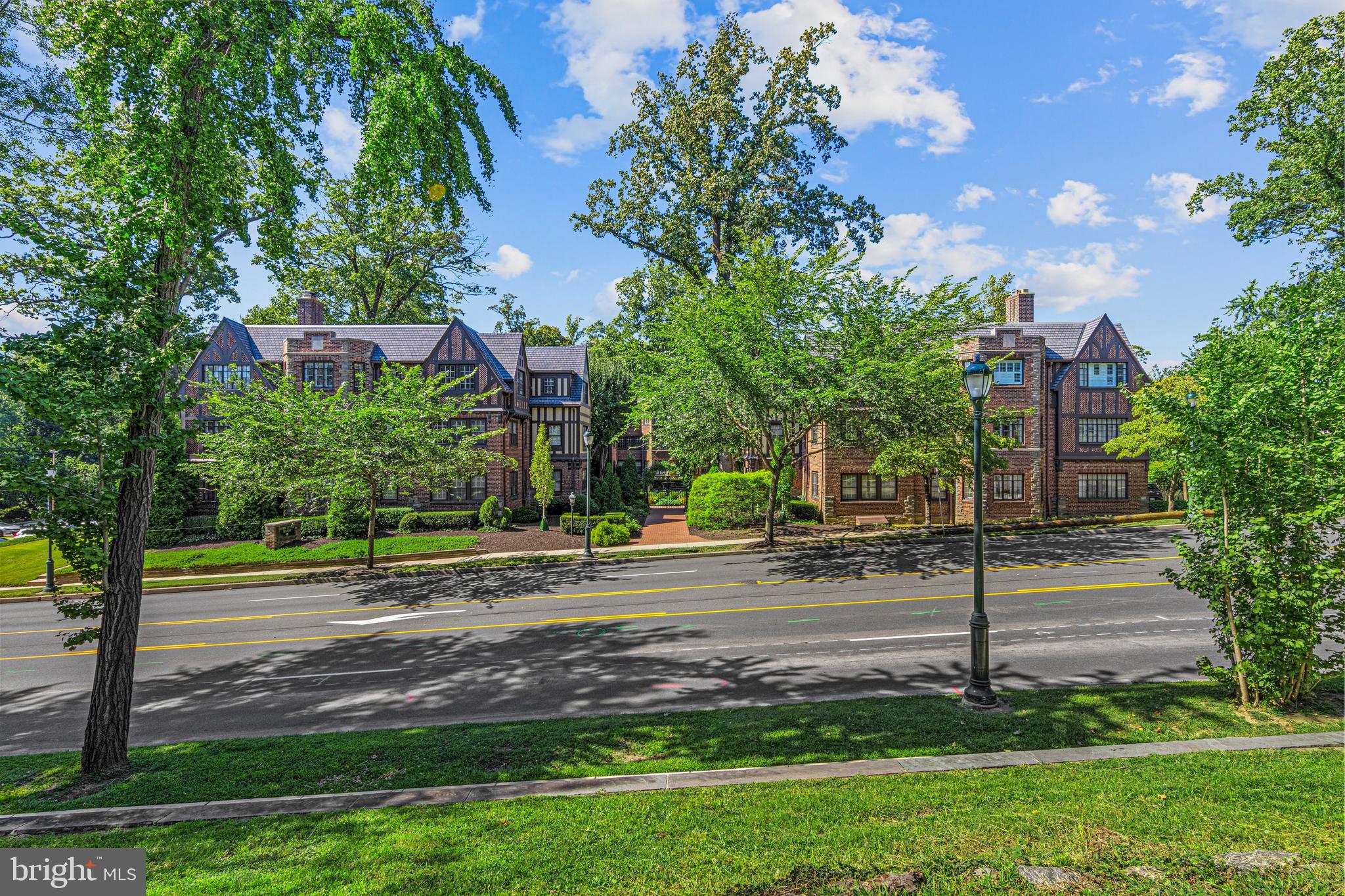 YORKLYNNE MANOR - Residential Lease