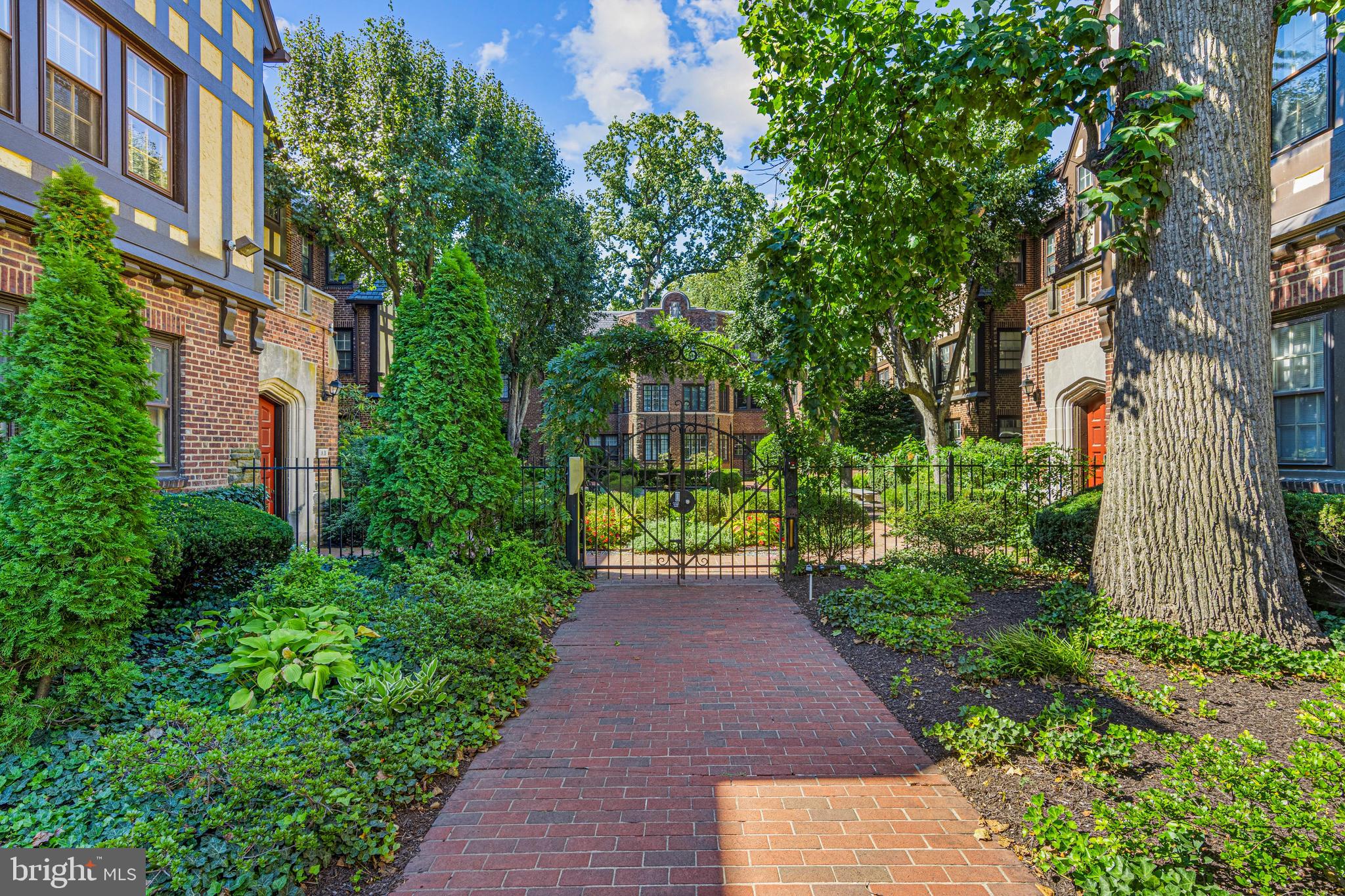 YORKLYNNE MANOR - Residential Lease