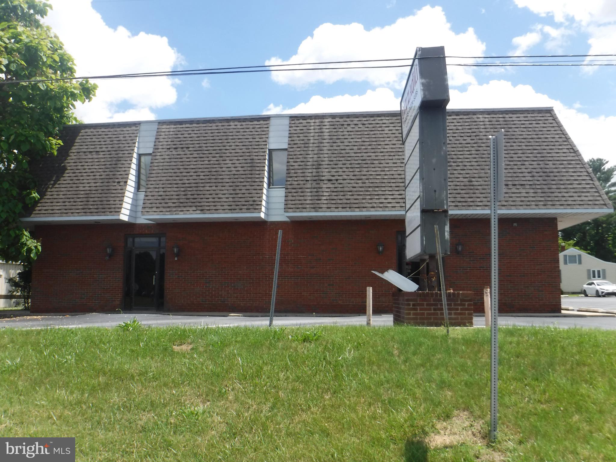 2089 S DUPONT HWY