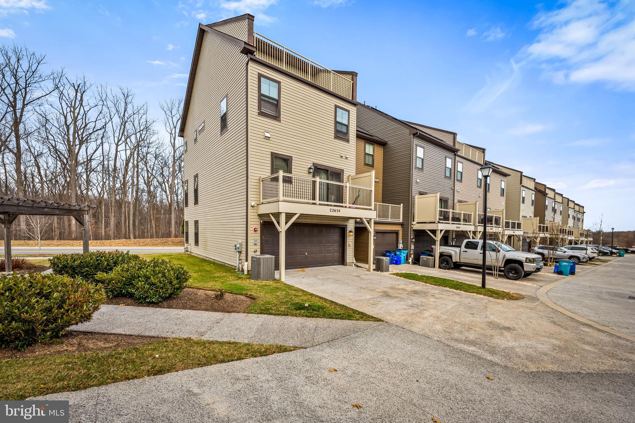 CLARKSBURG SQUARE - Residential