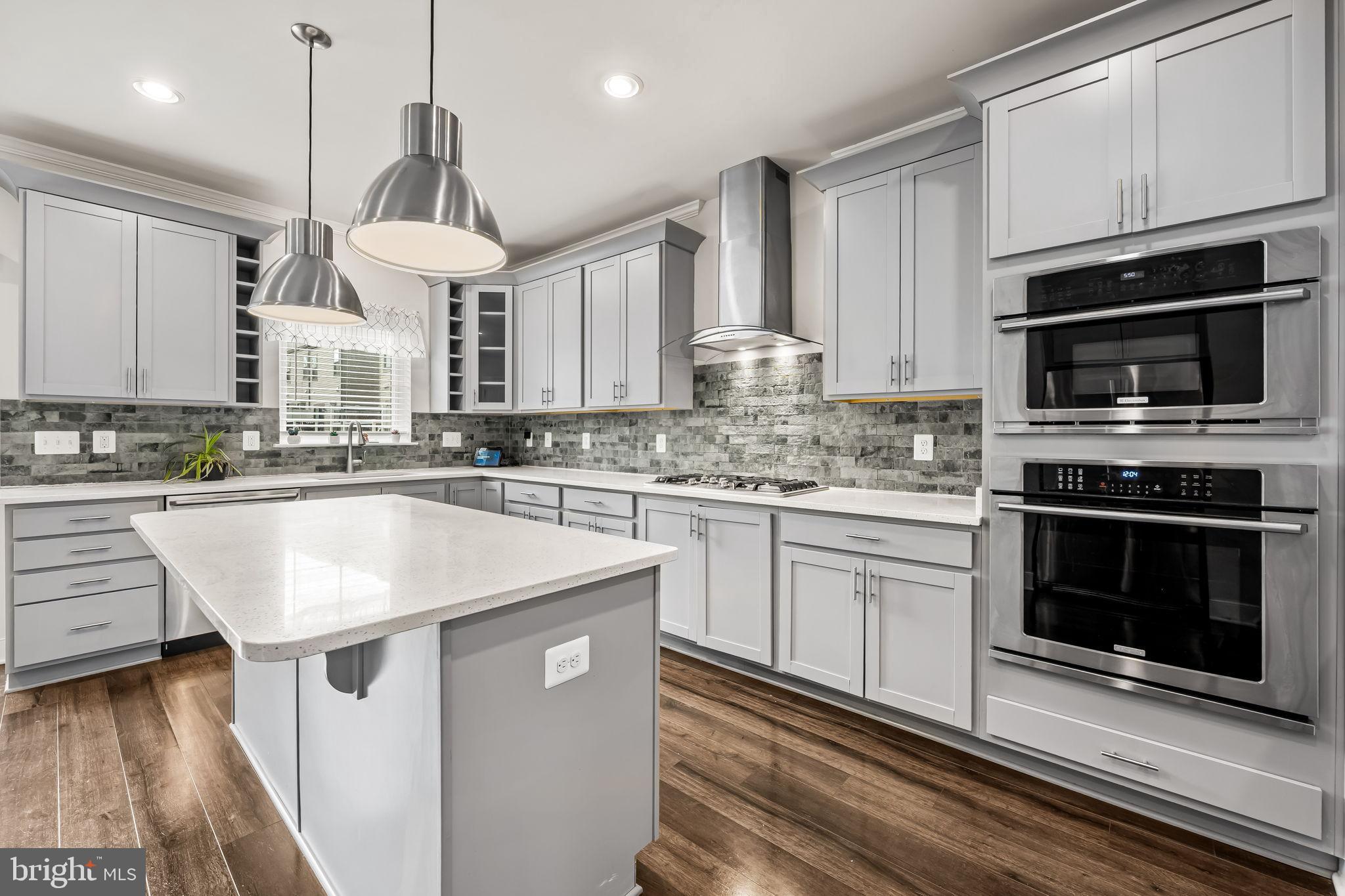 CLARKSBURG SQUARE - Residential