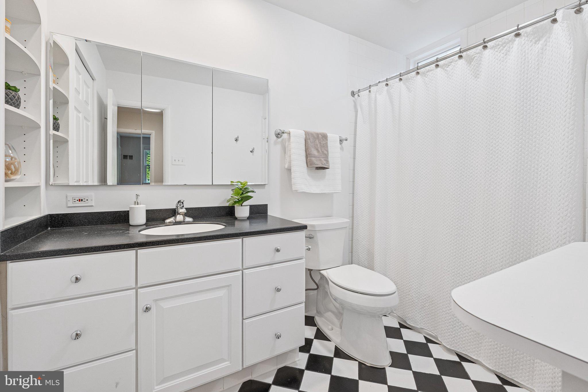 LYBROOK - Residential