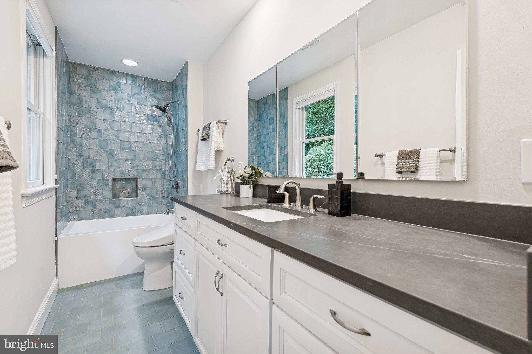 LYBROOK - Residential