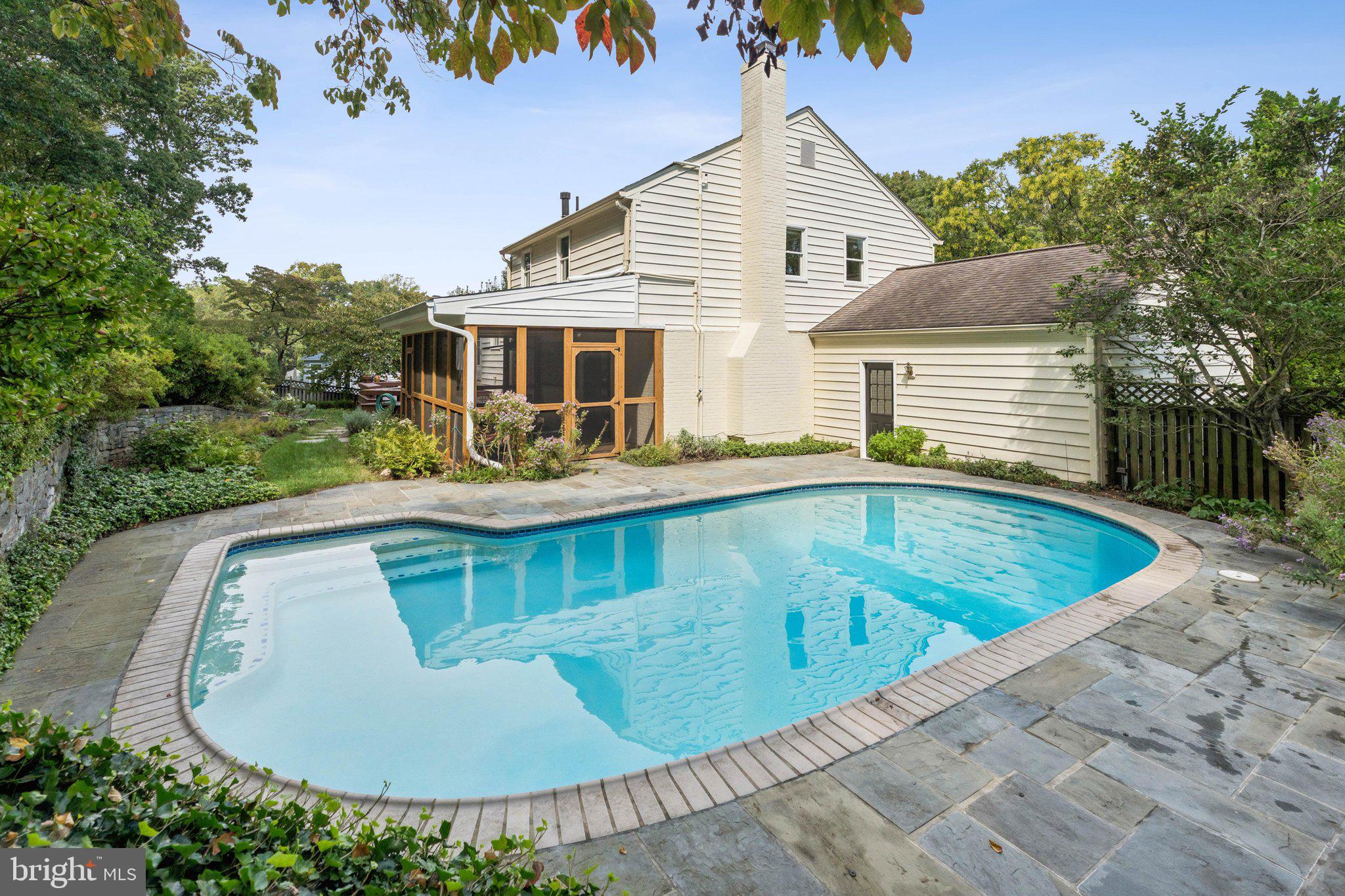 LYBROOK - Residential