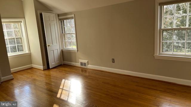 WOODACRES - Residential