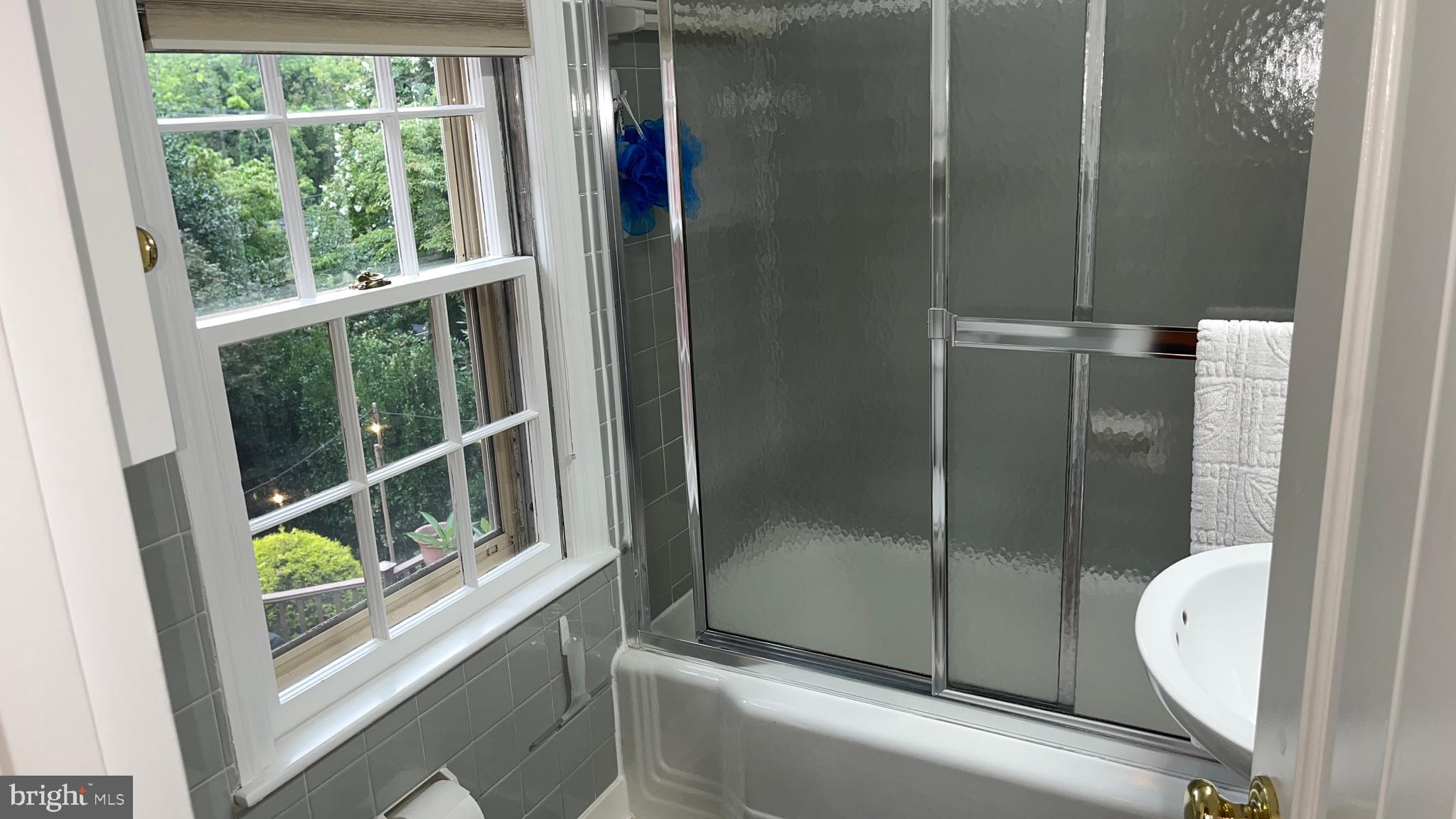 WOODACRES - Residential