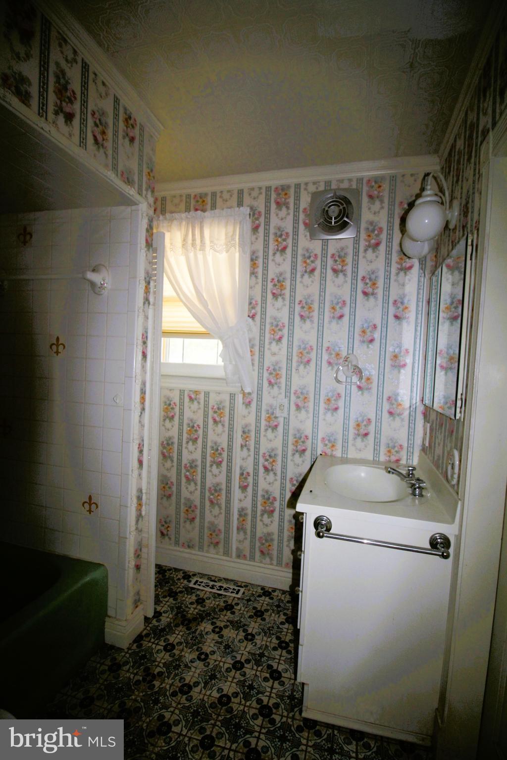 COVE POINT - Residential