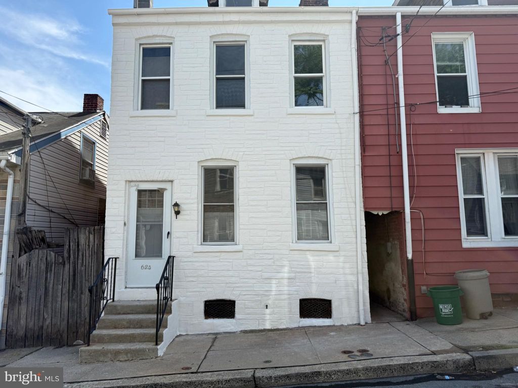 Photo of 624 Poplar Street, LANCASTER, PA 17603 (MLS # PALA2084652)