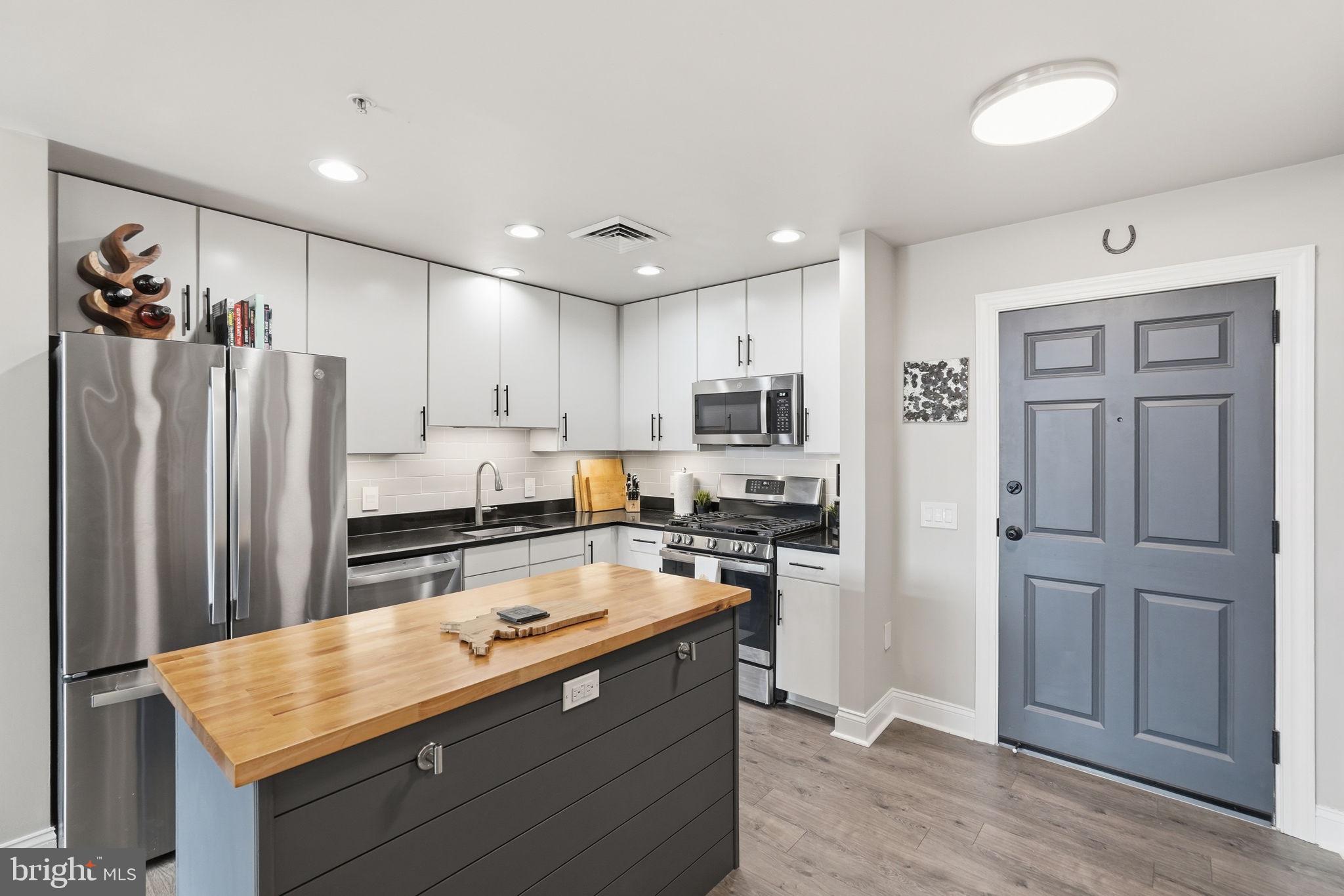 525 N FAYETTE 620
