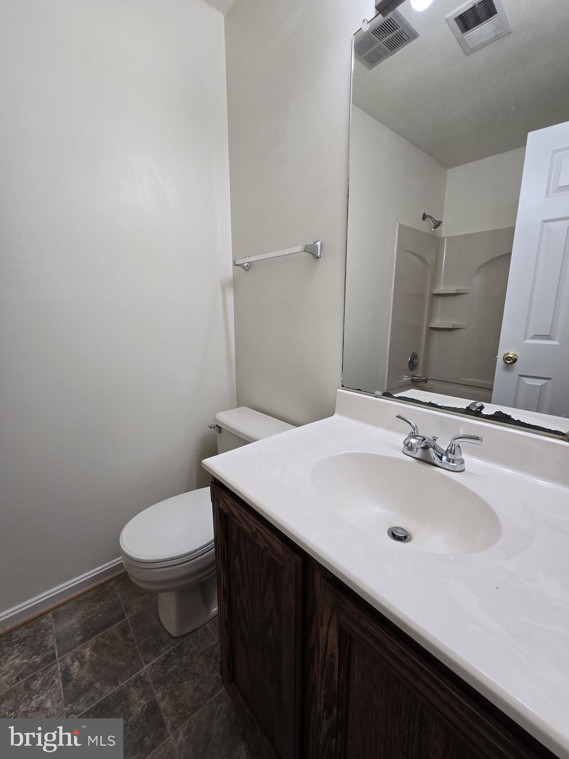 DORCHESTER - ST. CHARLES - Residential Lease