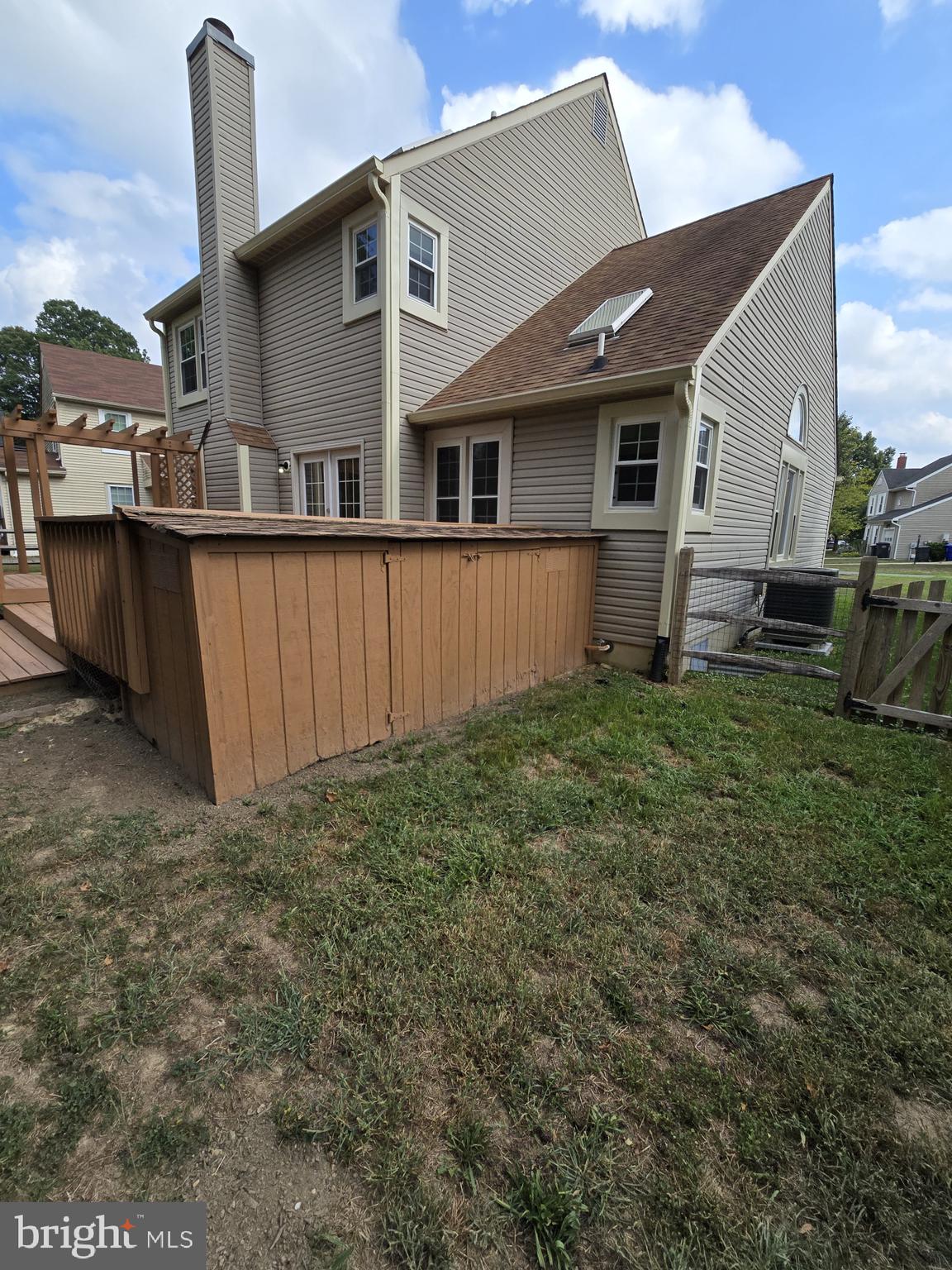 DORCHESTER - ST. CHARLES - Residential Lease