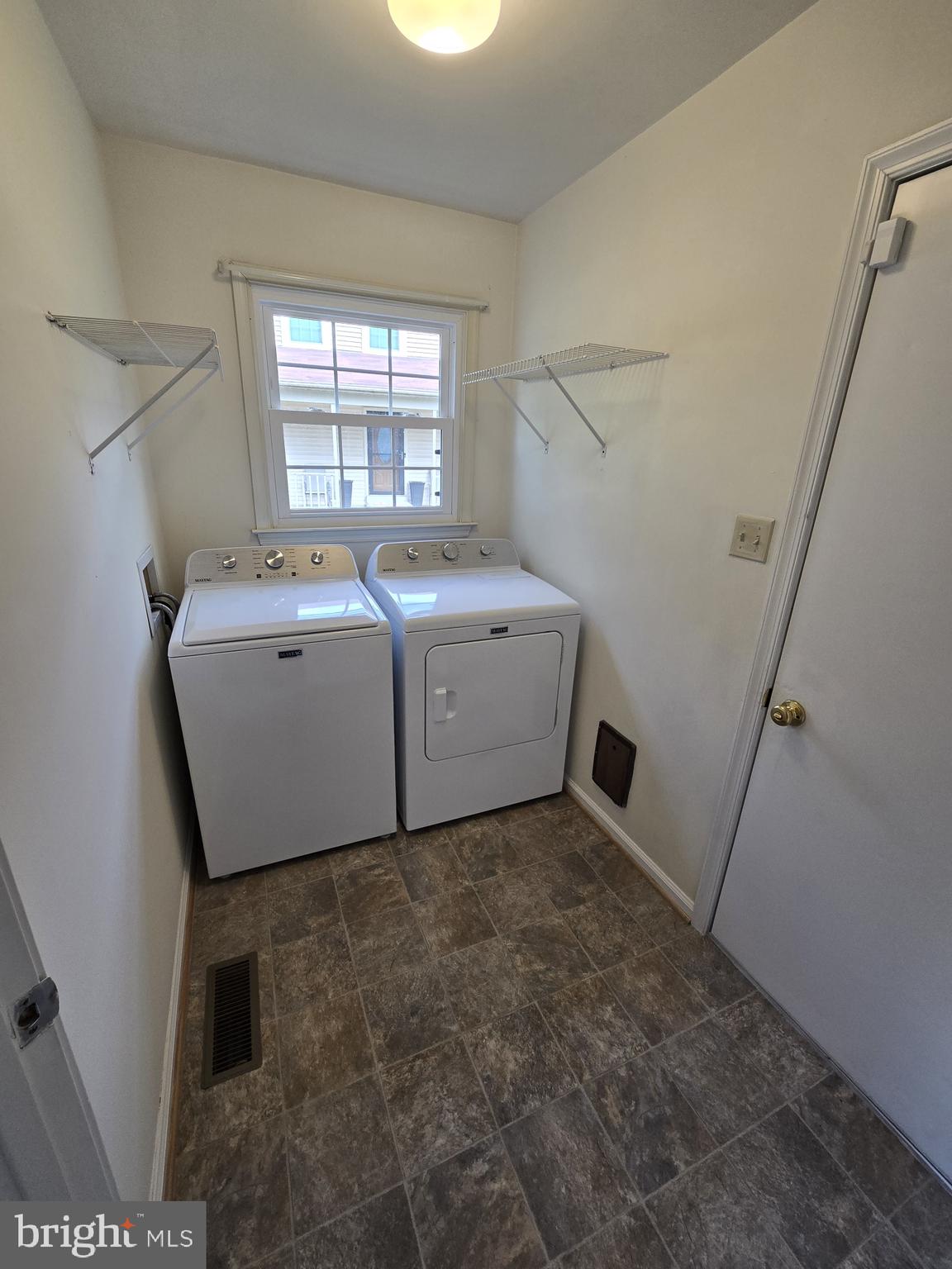 DORCHESTER - ST. CHARLES - Residential Lease