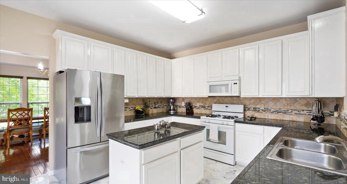 SAYBROOKE - Residential Lease