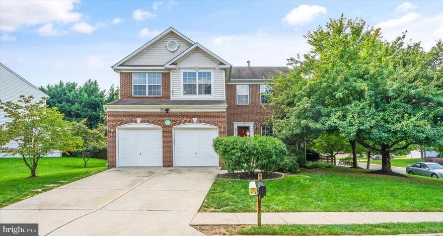 Wow!  Three finished levels with lower level play area! Just painted. Beautiful 4 Bed/ 3.5 Bath Home on a Corner Lot in Saybrooke Neighborhood. Updated Kitchen with Granite Countertops. Eat in Kitchen with Large window with view of the Backyard. Formal Dining Room with Wood Floors, Chair Rail and Crown Moldings. Living Room also having Wood Floor, 9ft Ceilings, and 2 story Windows. Large Family room with Gas Fireplace with Mantel. Half Bath with Marble Floors. Great Master Suite with Tub and Separate Walk in Shower. Three other Bedrooms with Carpet and Hall Bath. Fully Finished Basement w/ Full Bath with Marble Floors and Walls. Turf Area will be great for indoor Games. Amazing Oversized Back Deck with built in Benches- Great for Entertaining with Fenced in Backyard and Patio. Great place for Commuters- Close to VRE stop and just a few miles from I-66. Popular Shopping, Dining, and Entertainment located at the Gainesville Promenade just up the road.