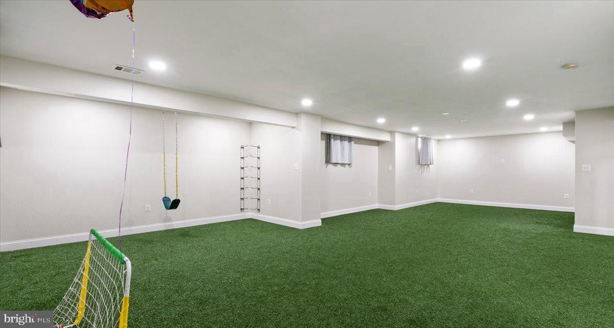 SAYBROOKE - Residential Lease