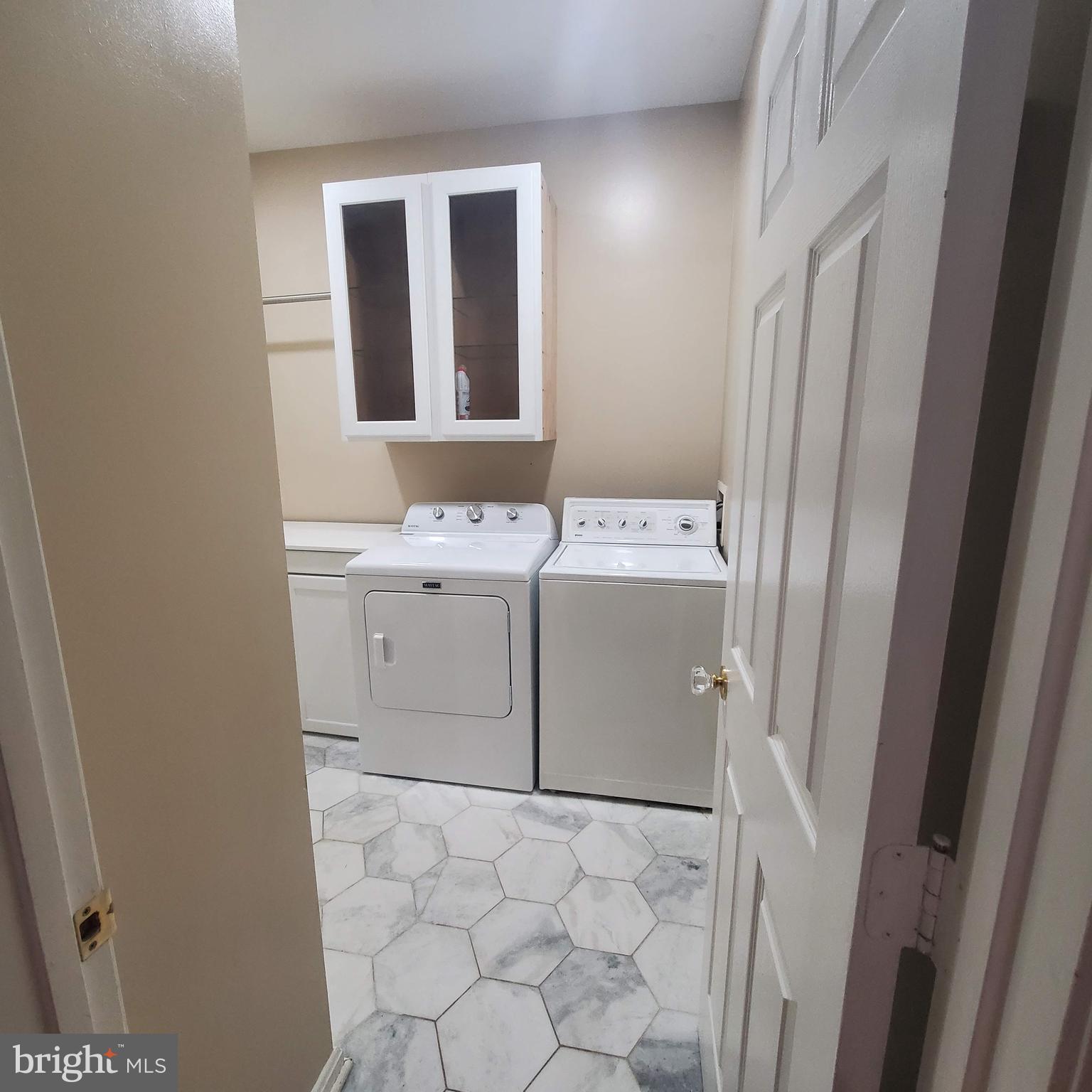 SAYBROOKE - Residential Lease