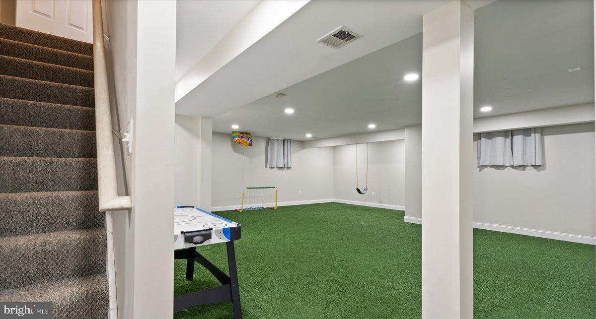 SAYBROOKE - Residential Lease