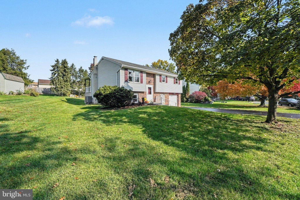 Photo of 15 Wolf Circle, EPHRATA, PA 17522 (MLS # PALA2098124)