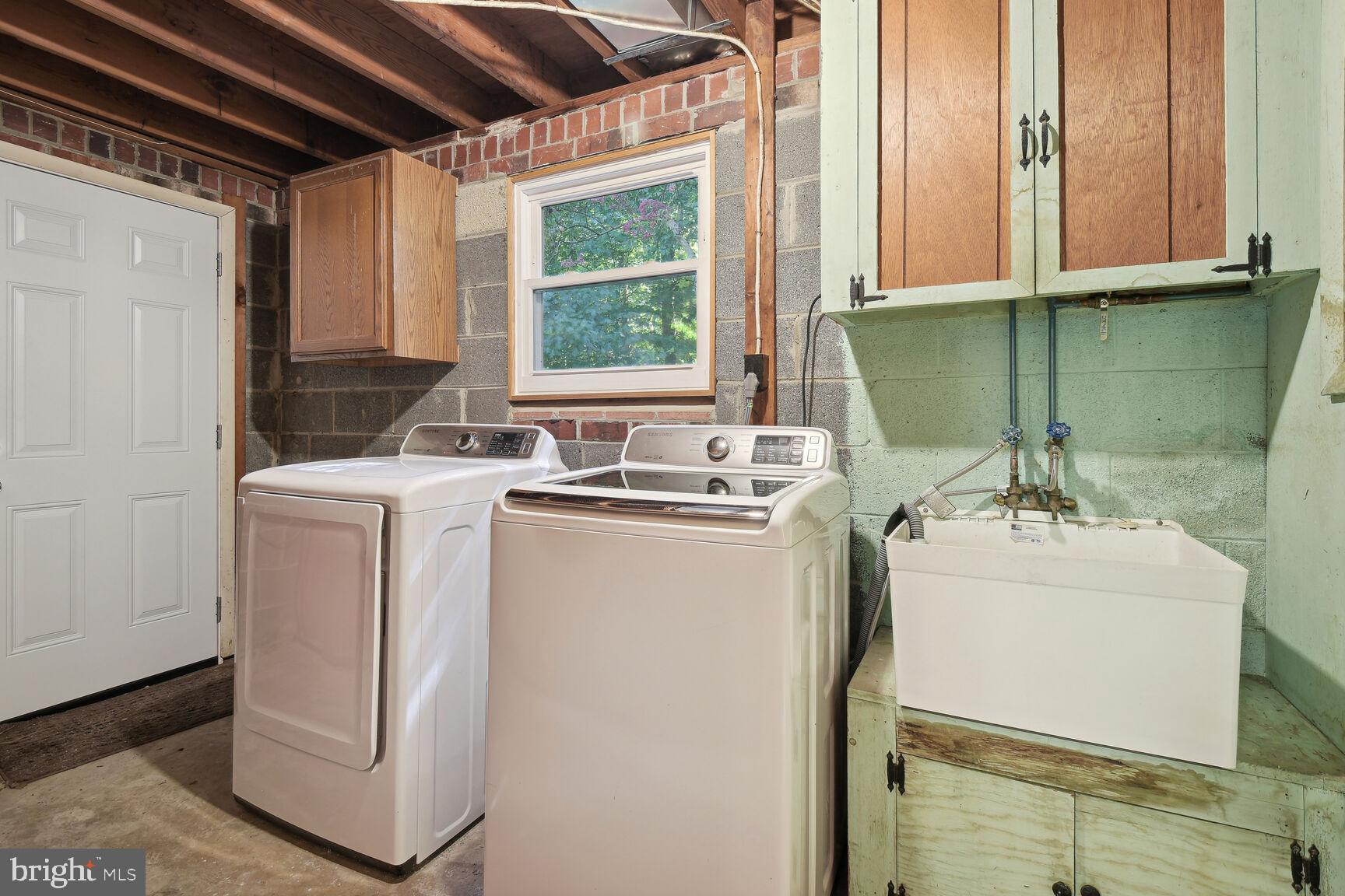 ROCK CREEK MANOR - Residential