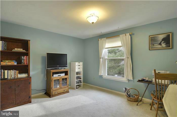 DERWOOD STATION - Residential Lease