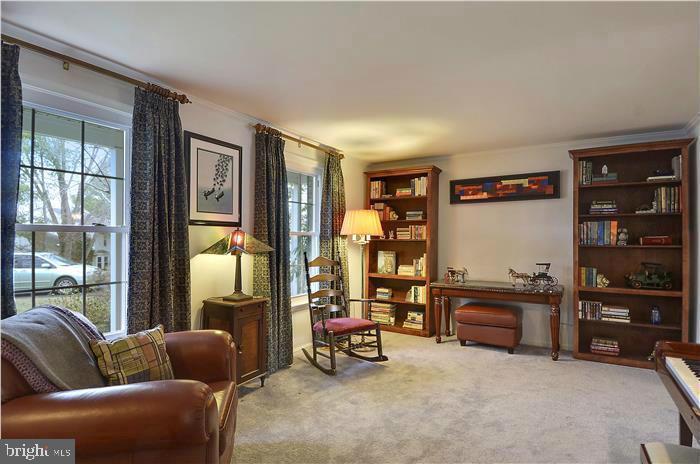 DERWOOD STATION - Residential Lease