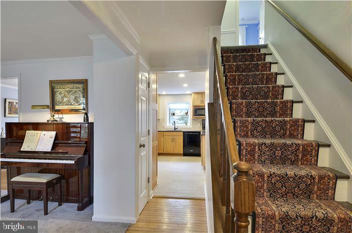 DERWOOD STATION - Residential Lease