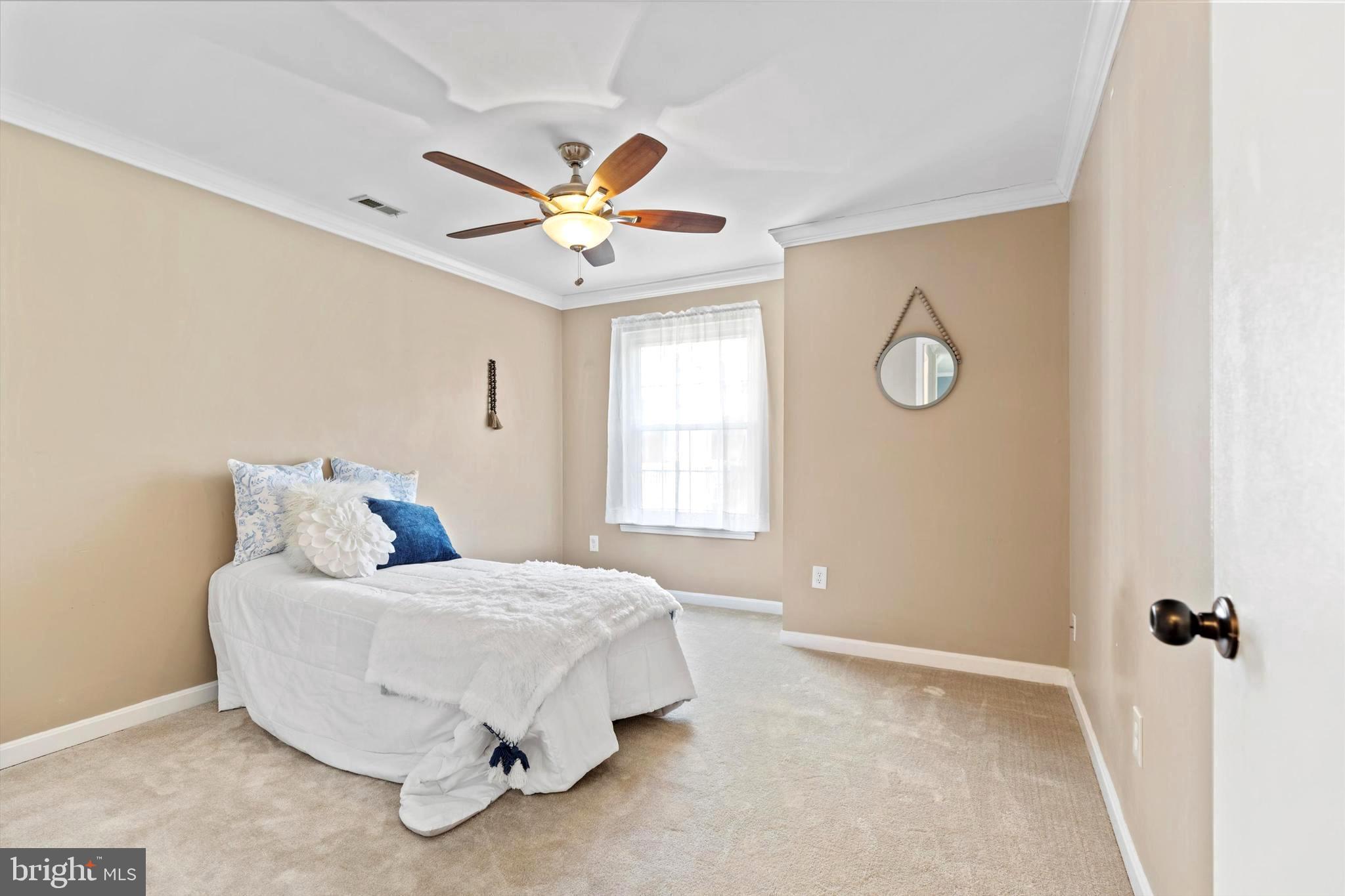 CROMWELL FOUNTAIN - Residential