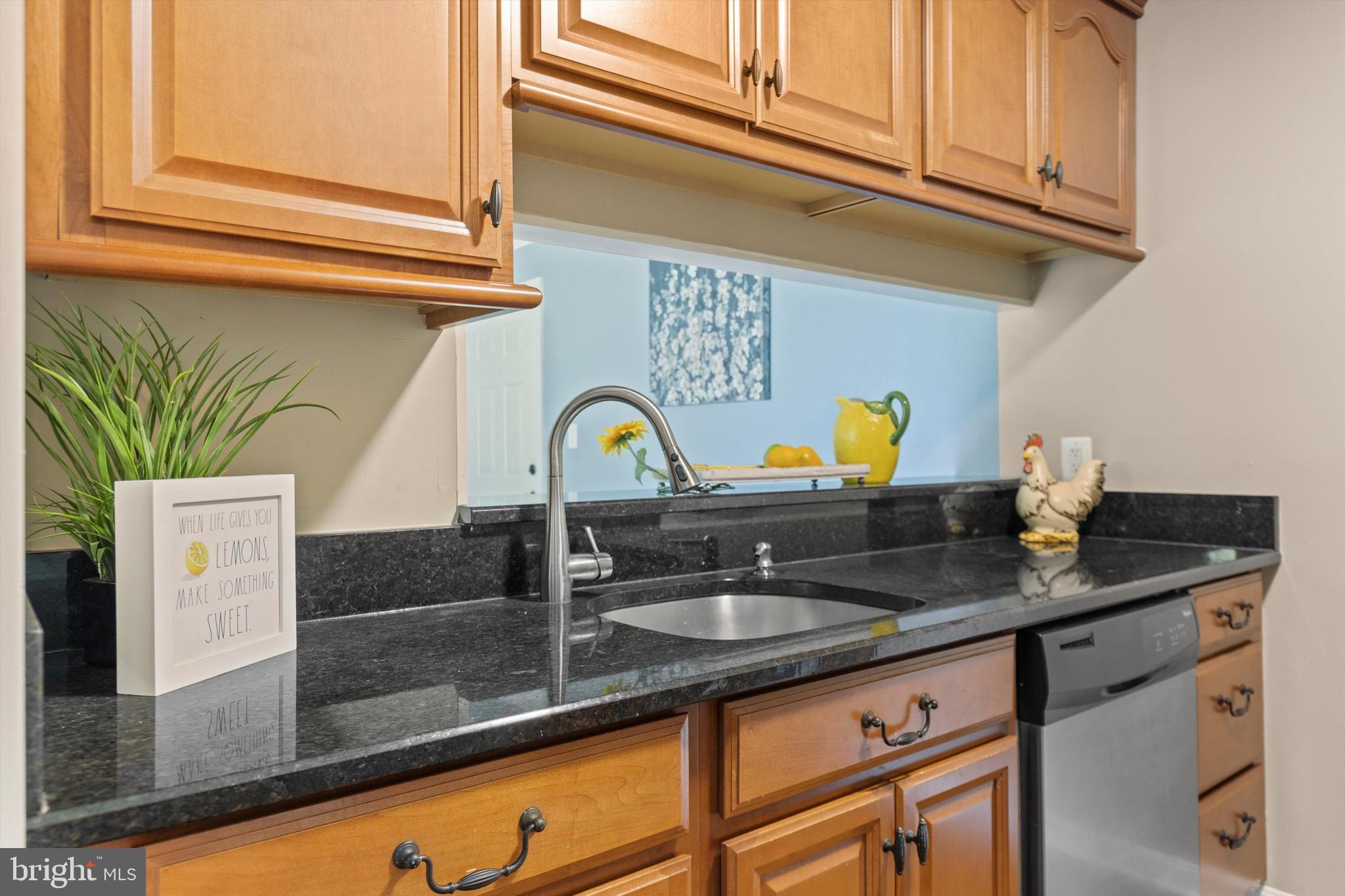 CROMWELL FOUNTAIN - Residential