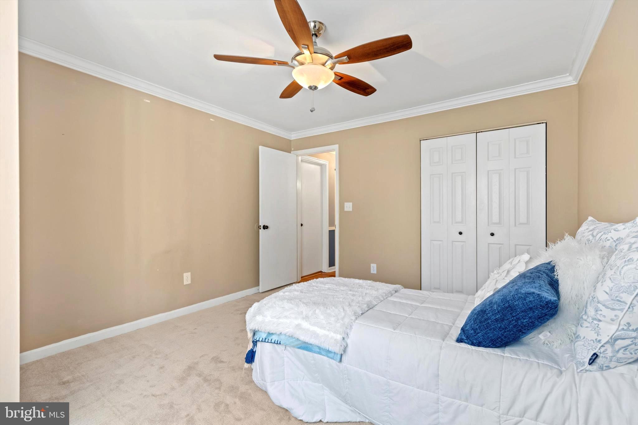 CROMWELL FOUNTAIN - Residential