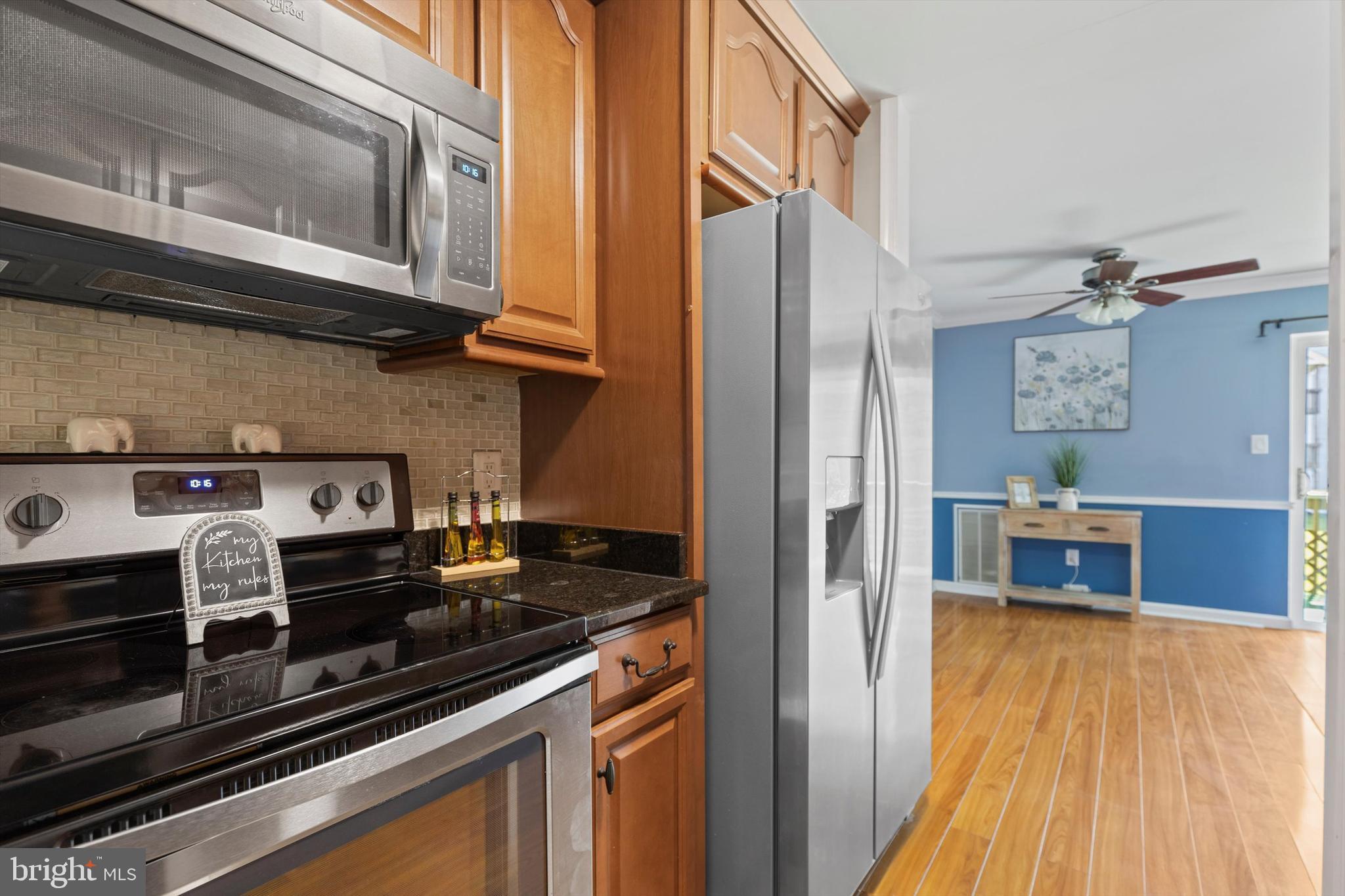 CROMWELL FOUNTAIN - Residential