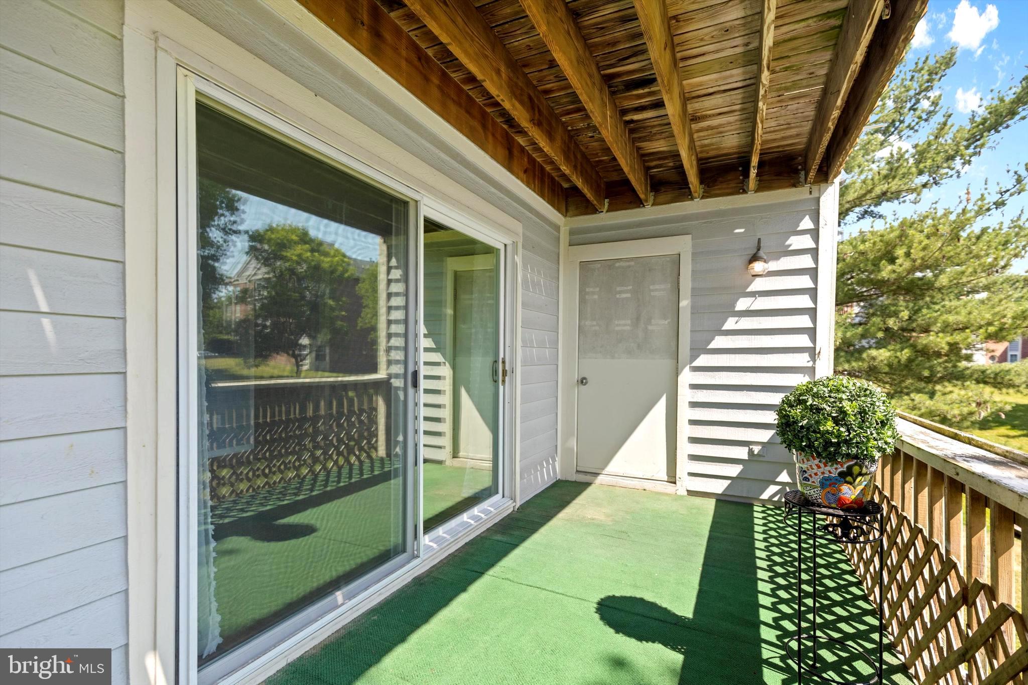 CROMWELL FOUNTAIN - Residential