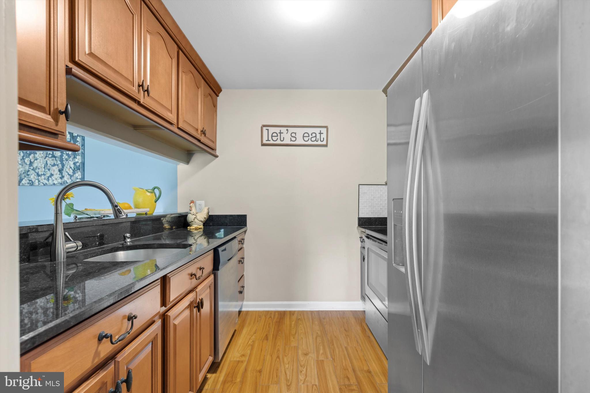 CROMWELL FOUNTAIN - Residential